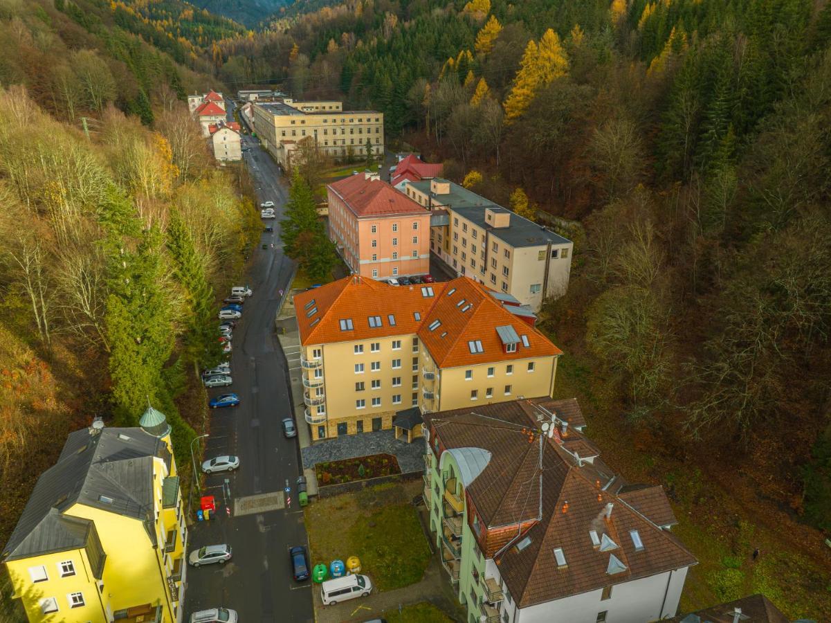 Apartman Claudia - Rezidence K Lanovce Jáchymov Kültér fotó
